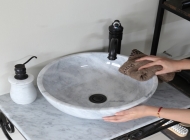 Cách làm sạch bồn rửa mặt bị ố vàng đơn giản tại nhà