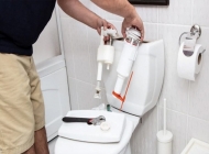 Xử lý bồn cầu bị bốc mùi hôi khi xả nước hiệu quả