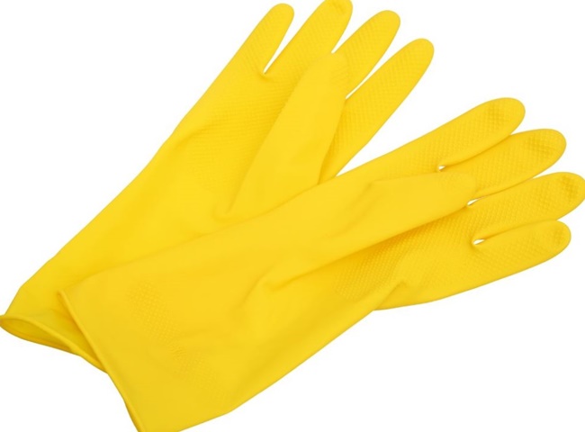 Găng tay cao su dụng cụ cần thiết trong nhà tắm