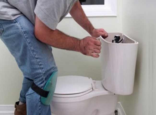 Sửa phao bồn cầu bị chảy nước đơn giản