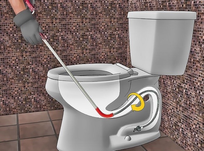 Th&ocirc;ng bồn cầu bị tắc dị vật bằng m&aacute;y h&uacute;t c&ocirc;ng suất lớn