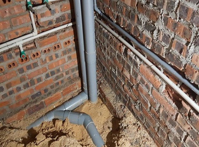 Bồn cầu k&ecirc;u ục ục