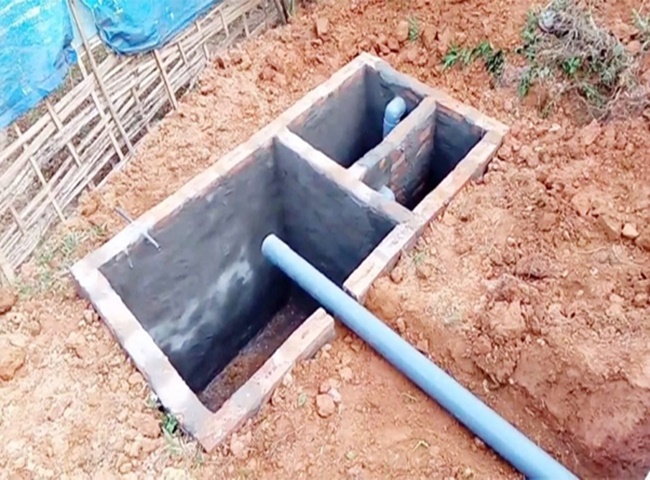 Do hố ga nh&agrave; bạn bị qu&aacute; tải dẫn đến bốc m&ugrave;i toilet