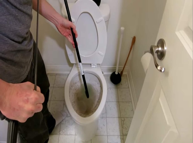 Th&ocirc;ng bồn cầu nghẹt quận 2 v&agrave; quy tr&igrave;nh l&agrave;m việc chuy&ecirc;n nghiệp