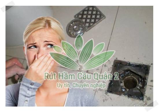ống thoát nước có mùi hôi
