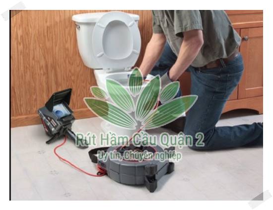 Sử dụng công nghệ để kiểm tra hoạt động của bồn cầu