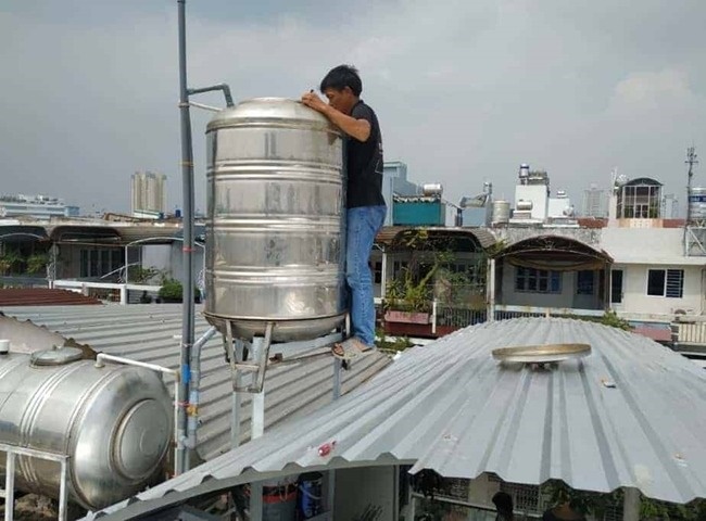 Vệ sinh bồn nước quận 2 v&agrave; nguy&ecirc;n nh&acirc;n bắt nguồn